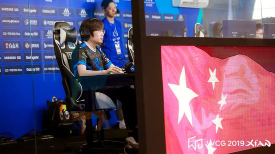 并继续书写 并继续书写