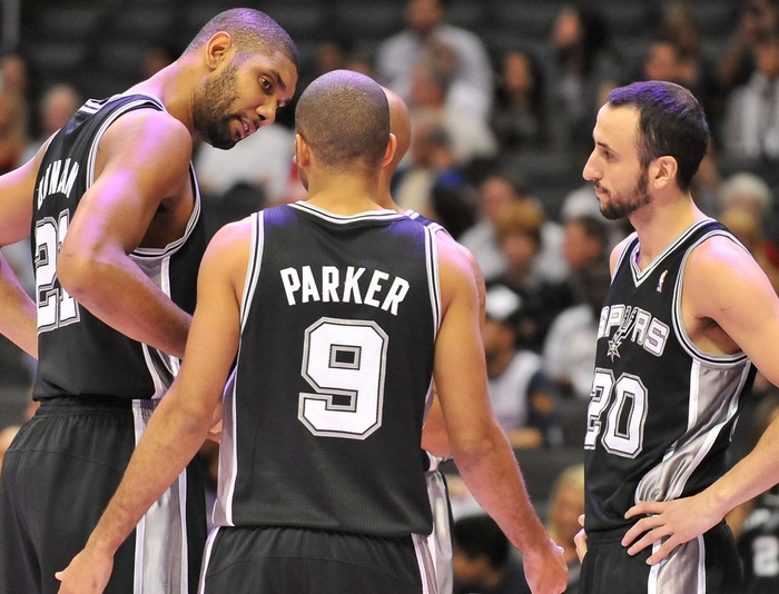 每体：巴萨密切关注阿尔瓦雷斯，但不急于谈判